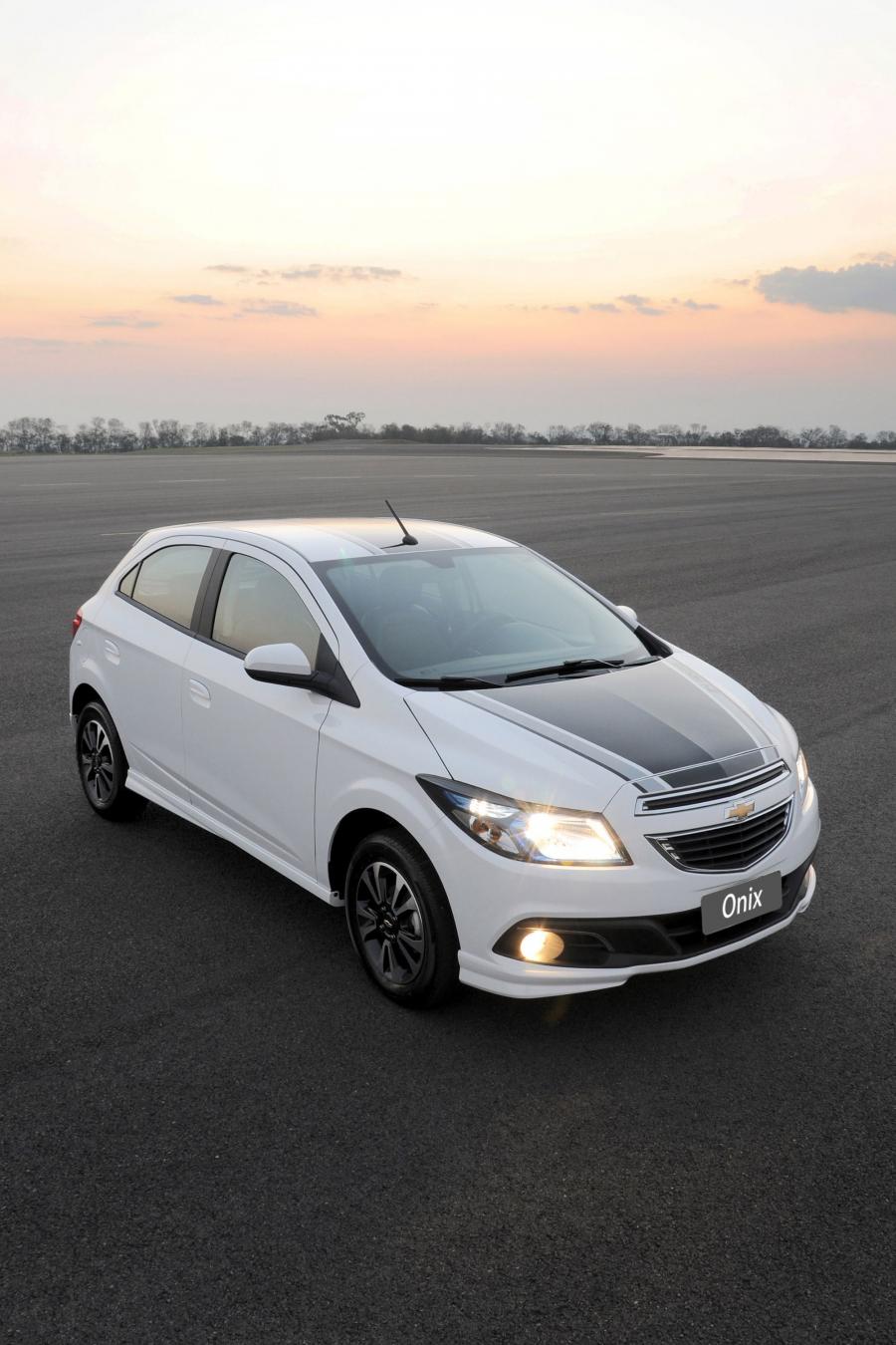  Chevrolet Onix 2012 года  (фото 33 из 113)
